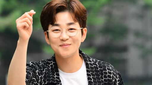 딘딘 사진