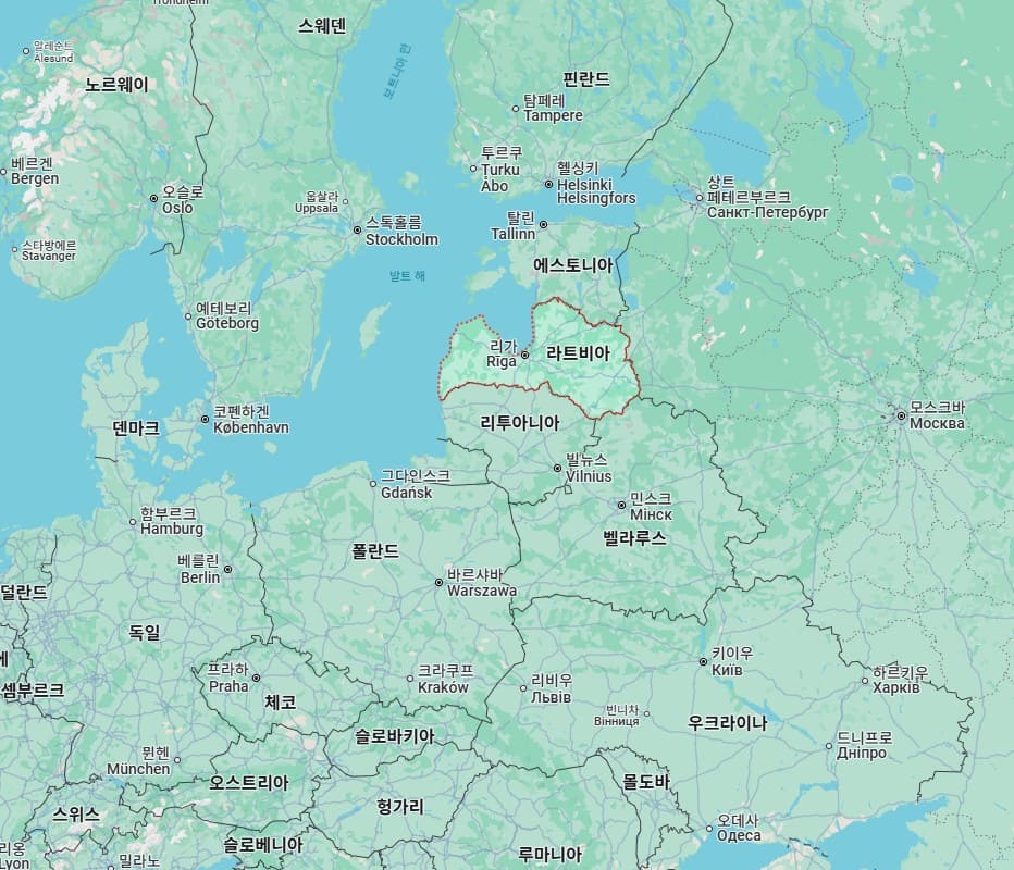 7899