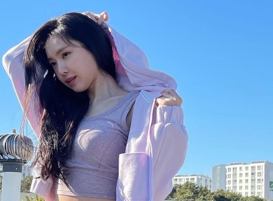  손나은, 한줌 허리+애플힙! 완벽한 몸매 [사진]