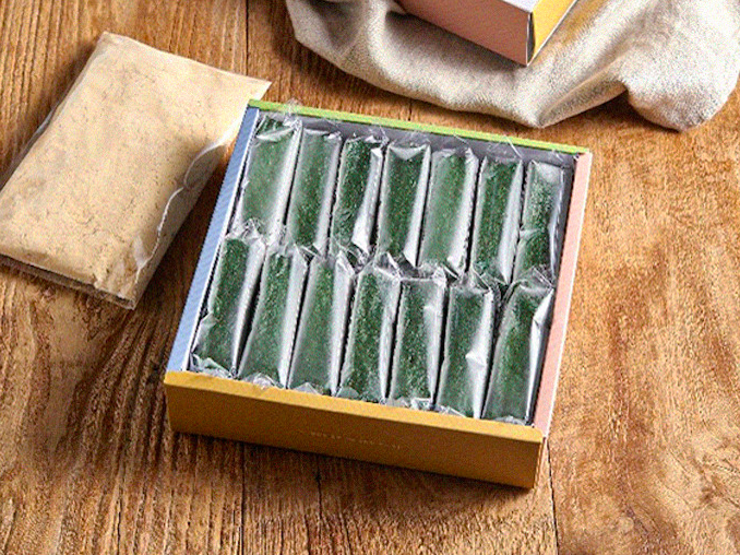 생생정보 시골떡집 쑥 인절미를 포장한 사진