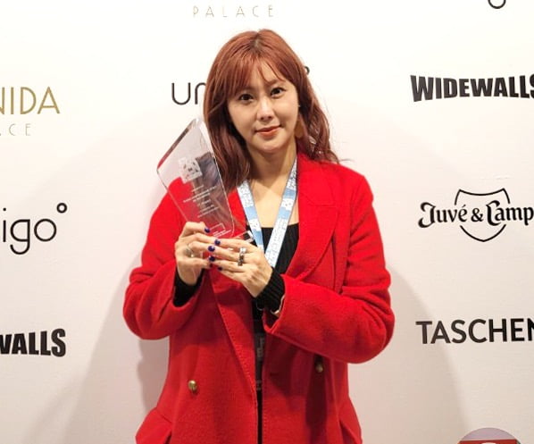  솔비 받은 대상, "참가비만 내면 받는 상" 비판한 이진석 화가