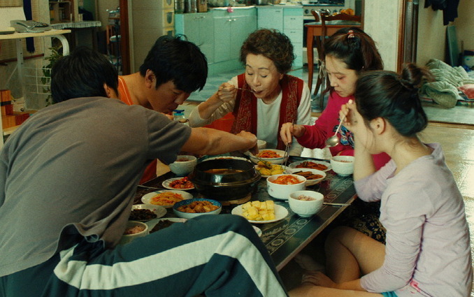 " 밥 차려 주기 귀찮으니 이제 오지 말게나!" 딸이 죽은 지 3년이 지났는데 주말마다 집에 와서 밥 먹는 사위에게 이제 새 출발하라고 모질게 굴었습니다.