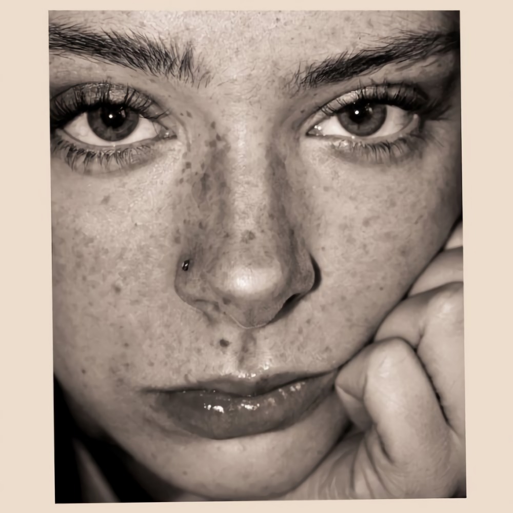  Holly Humberstone - Falling Asleep At The Wheel