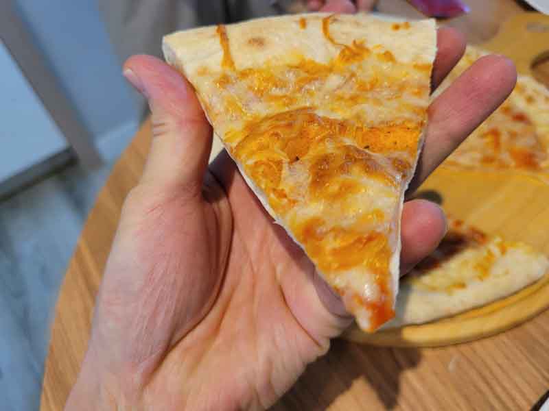 초간단 마르게리타 구운 피자 시식하기