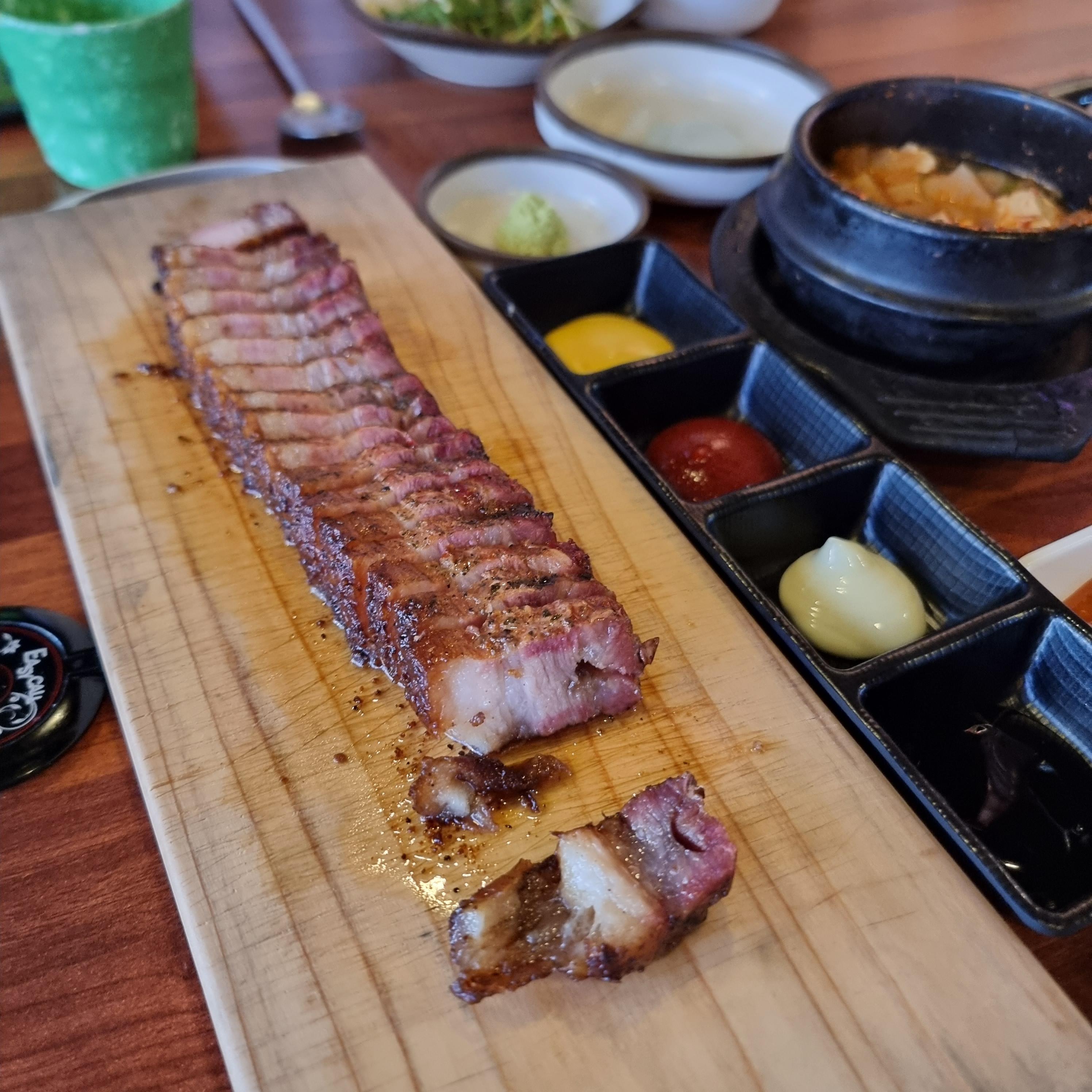  중랑구 맛집 중화동 돼지상회 훈연삼겹살