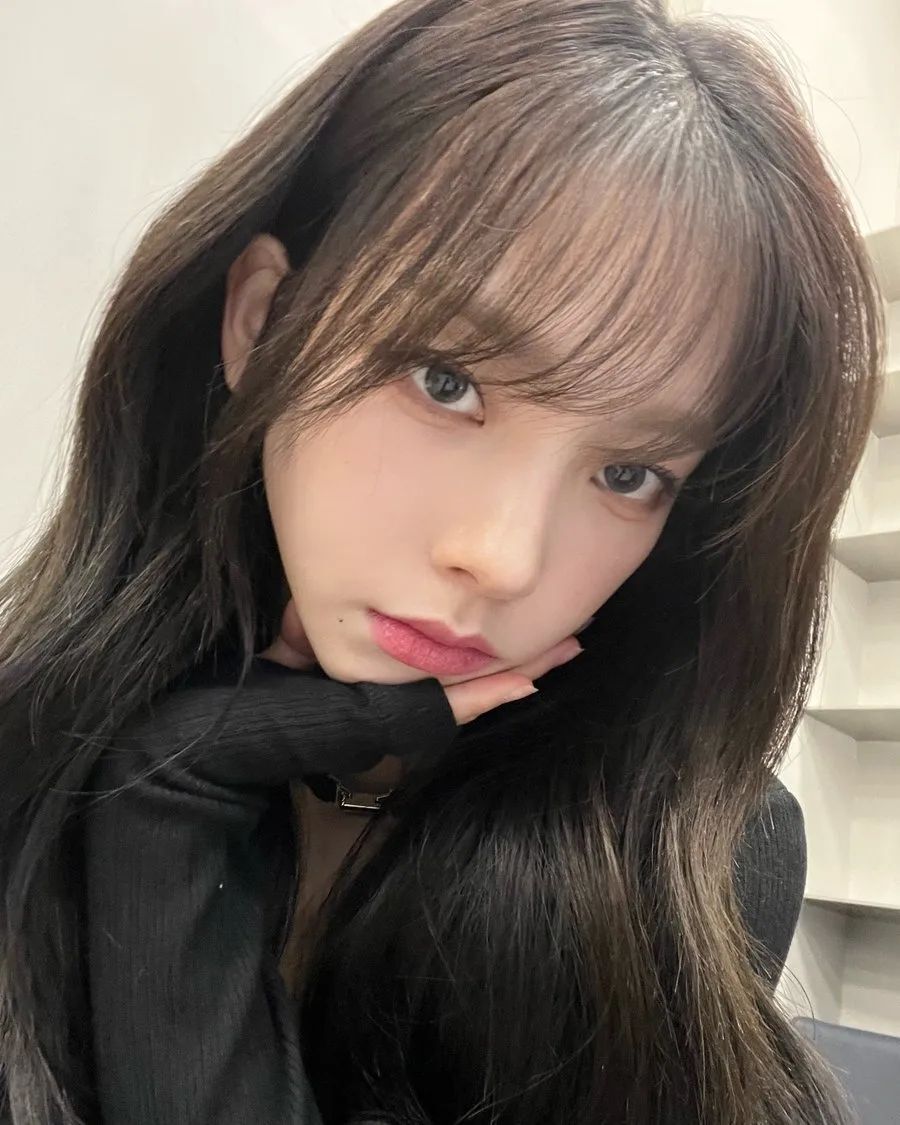  앞머리 내린 에스파 카리나 라이브방송