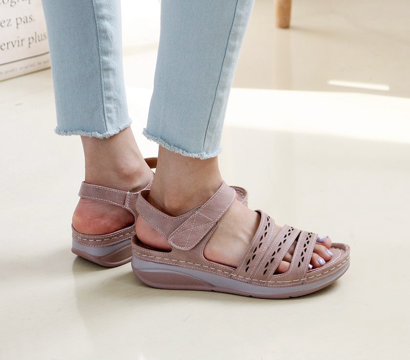  쿠션감 좋고 무난하게 신을수 있는 트리플밴딩 4.5cm 샌들