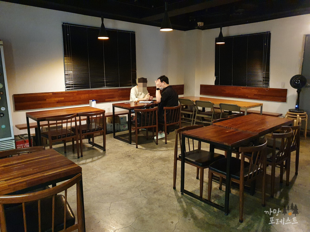 노군수제맥주 실내 분위기