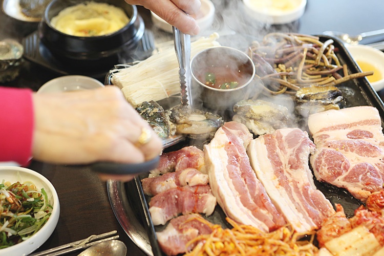  제주도 흑돼지거리 맛집 돈향기의 흑돼지모듬!!
