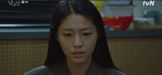  '낮과 밤' 김설현, 김창완 정체 알았다…하얀밤 마을의 진실?
