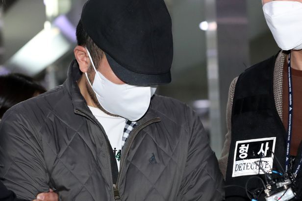  614억원 횡령. 크게 해먹어도 변호사가 나타나 돕는 이런 사슬 끊어야 사회 개혁된다. 형량 100년도 시행하는 나라되길!