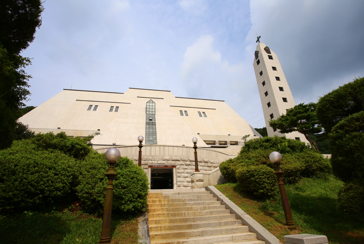 한국 순교자 103위 시성 기념 성당