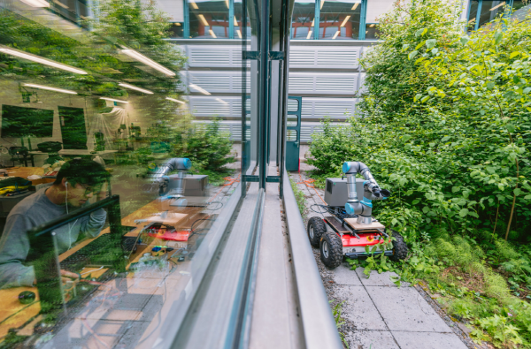  스위스 EPFL, 챗GPT 활용해 토마토 수확 로봇 설계