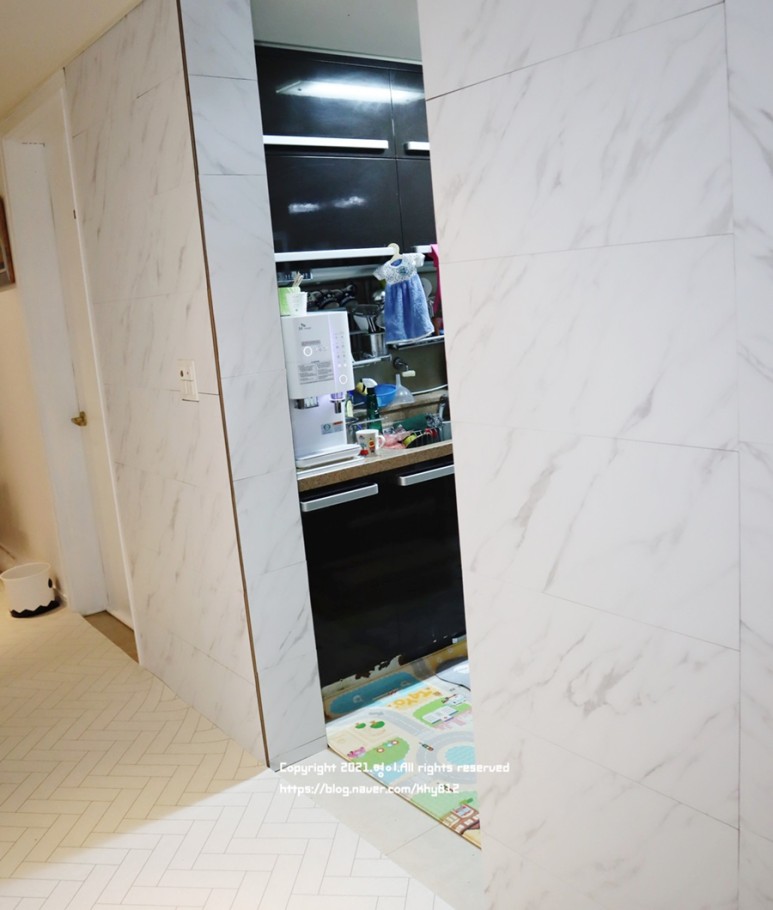 포인트 벽지 인테리어 셀프아트월 거실인테리어 13