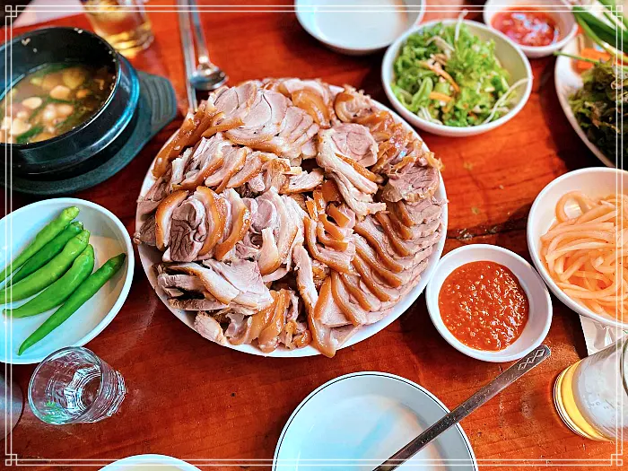 중랑구&#44; 사가정역 맛집 28년 전통 반반 족발