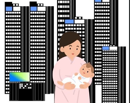 아이를 안고 있는 출산모