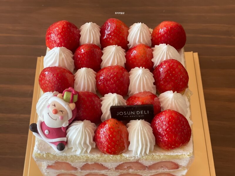 조선델리 더 부티크 - 탕후루 같은 딸기 생크림 케이크