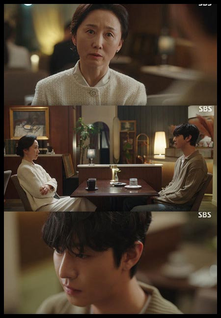 마주 보는 남자와 여자