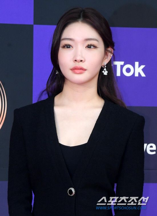  청하, 코로나19 확진판정 "자가격리, 후속조치 취할 것"