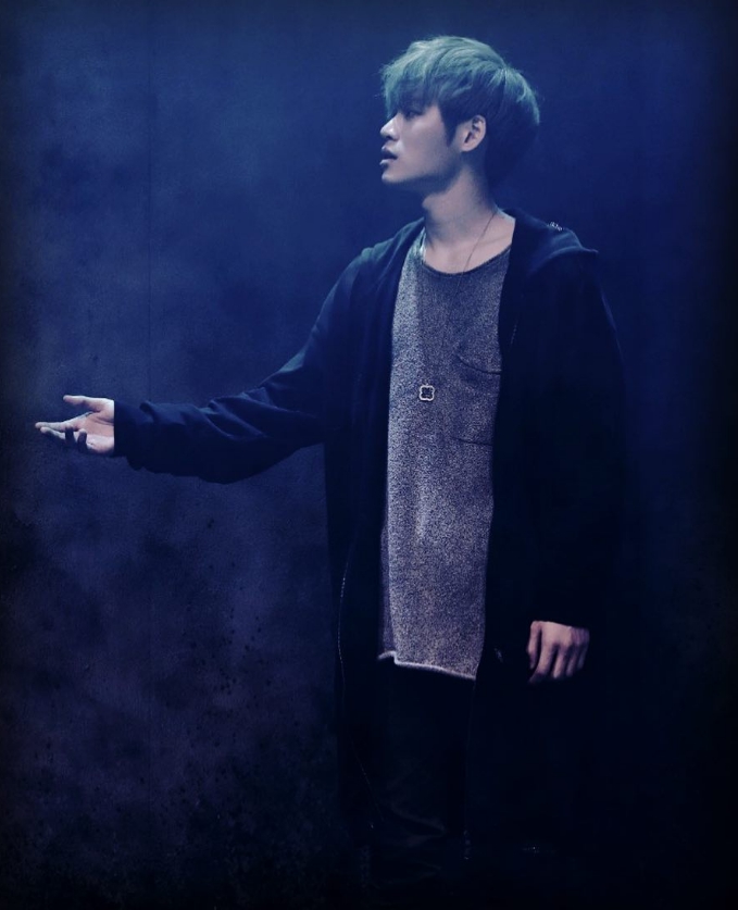 윤지온
