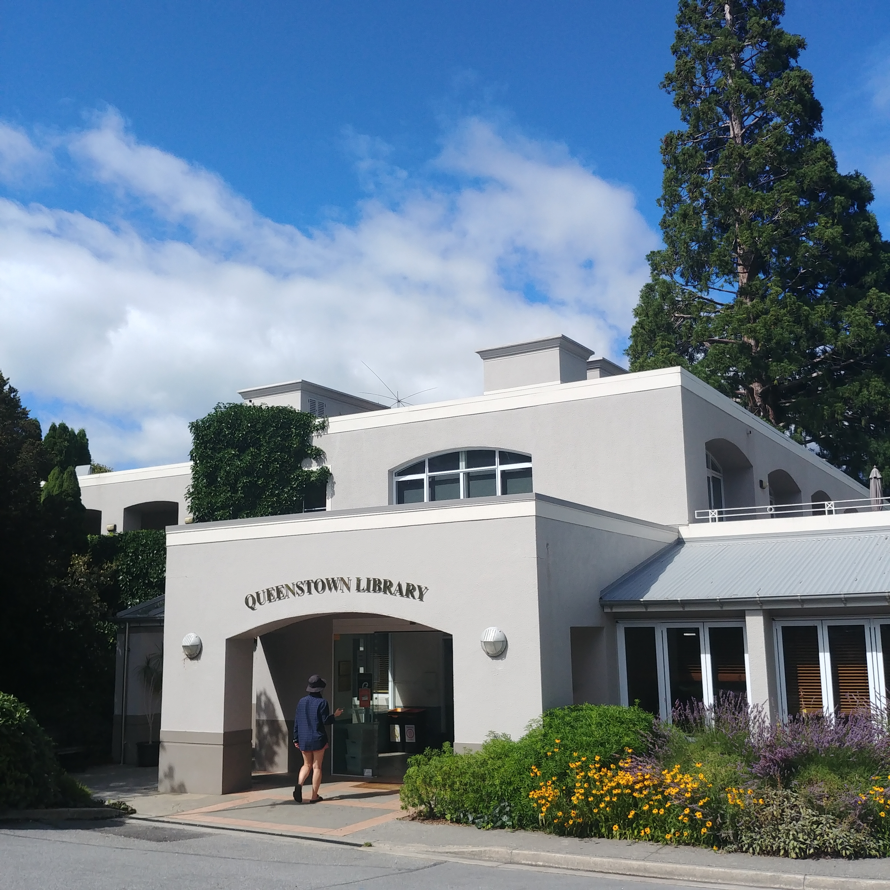 뉴질랜드 퀸즈타운 도서관 Queenstown Lakes District Library