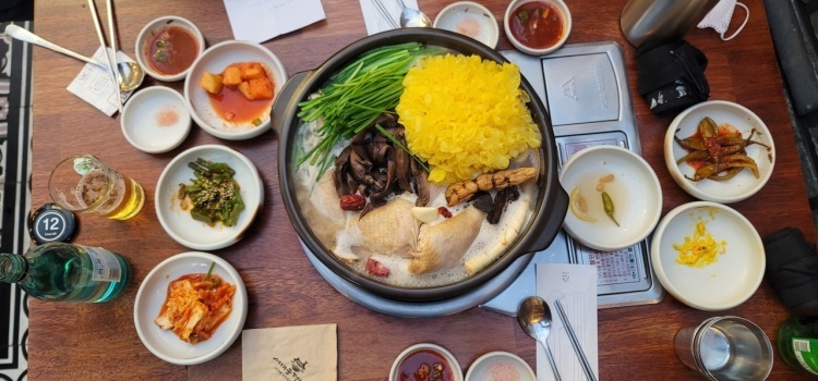 토종닭곰탕 이미지