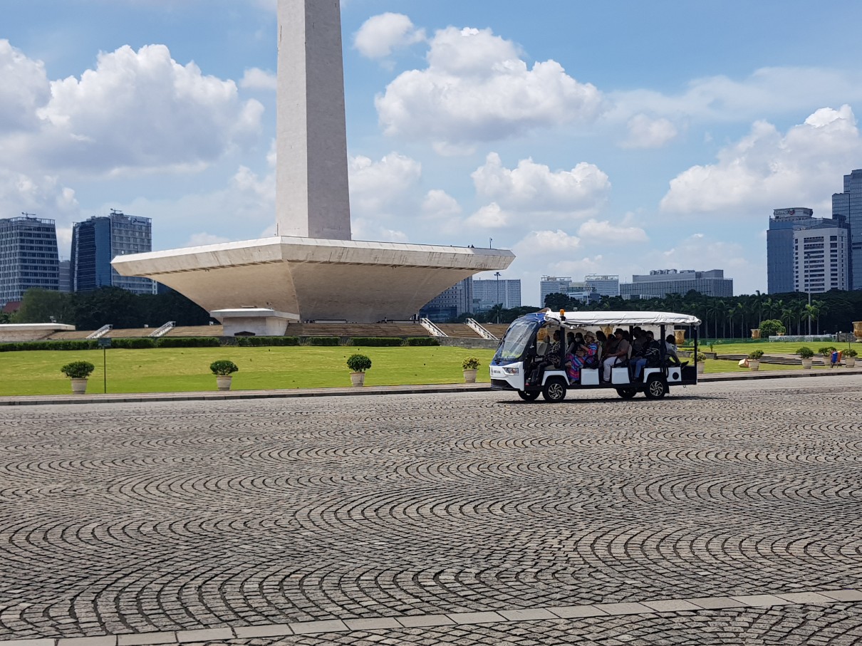 인도네시아 자카르타 관광 랜드마크 모나스 독립 기념탑 - 독립 기념 공원 내부 셔틀