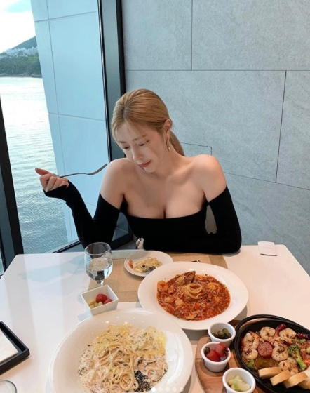  스파게티를 먹는 최소미
