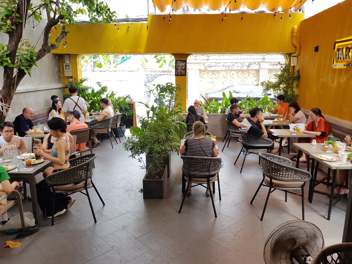 호치민 2군 타오디엔 브런치 맛집 Tartine Saigon Thao Dien - 식당 분위기(1)