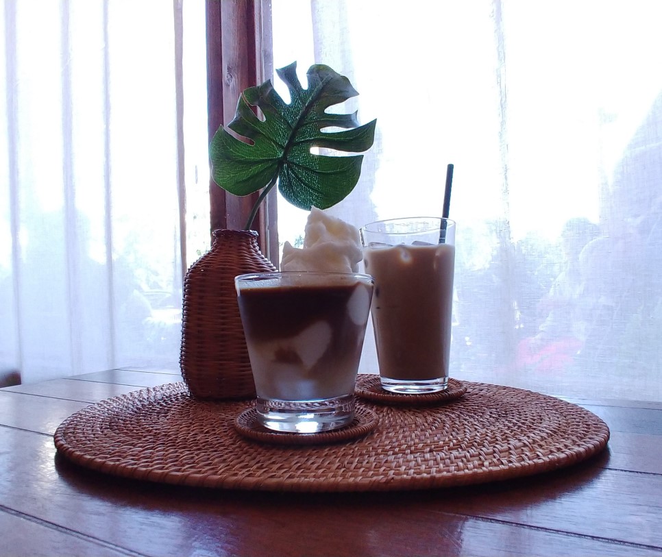 코코넛 커피 쓰어라떼