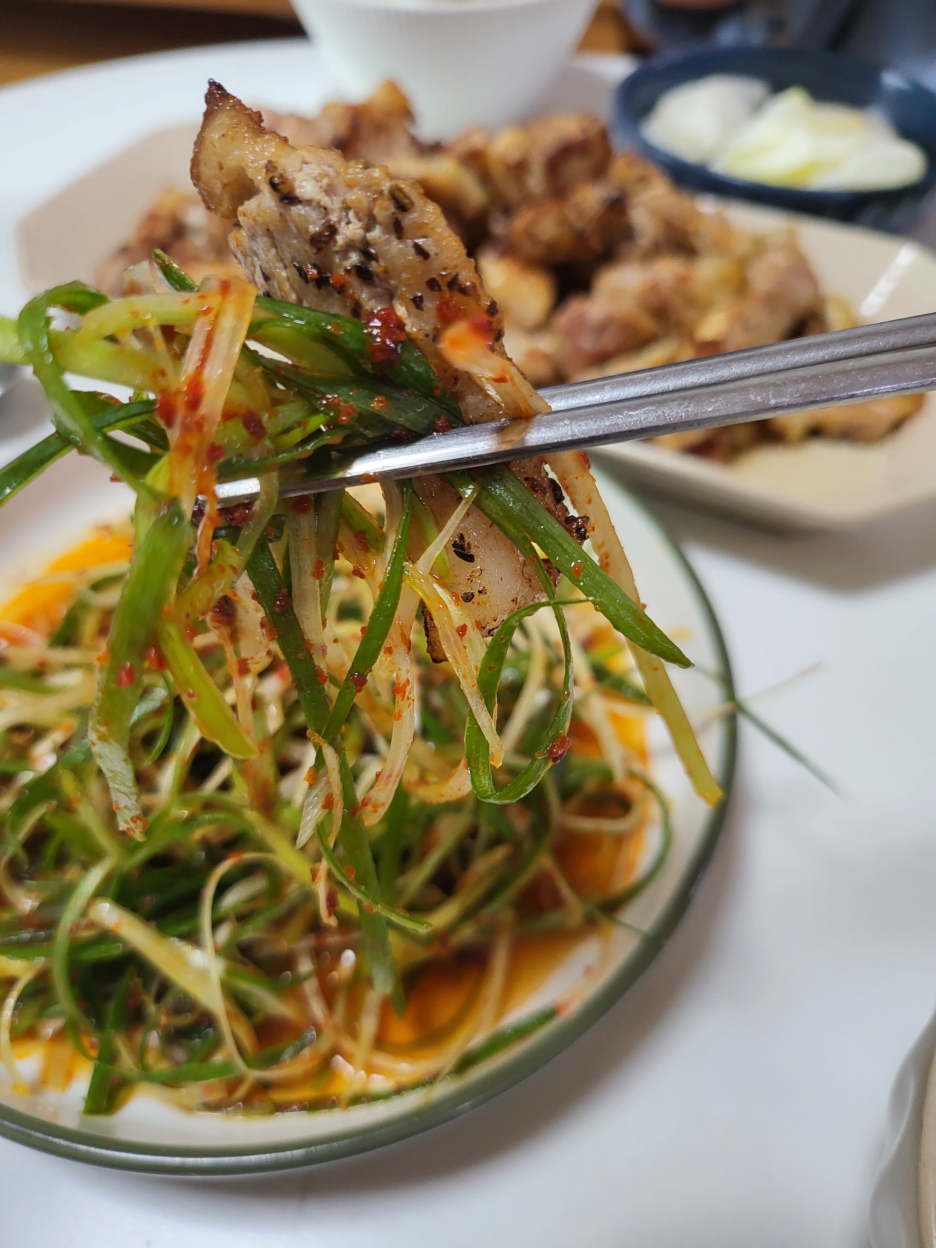  맛있는 삼겹살~ 맛있게 구워 먹었습니다~ 점심으로 좀 과한가?