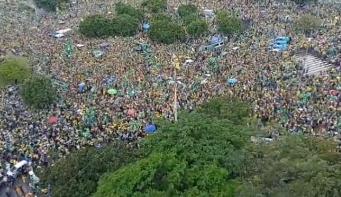 구름 떼 브라질 시위대...심상치 않다 VIDEO: Protests in Brazil