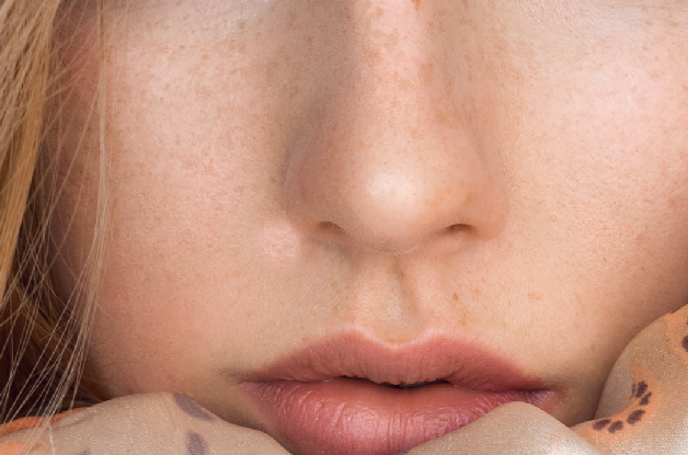 도장툴로 잡티 제거한 이미지