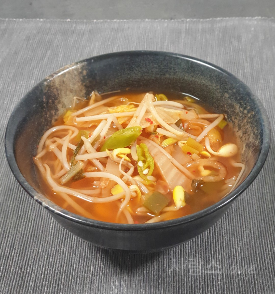  김치 콩나물국 레시피 시원 칼칼한 김치 콩나물국