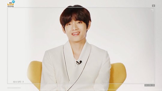 방탄소년단 뷔 '방구석 생활 많이 한다' 솔직 고백