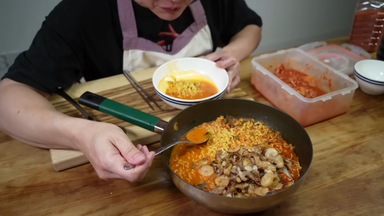 [팔도] 틈새라면 고기짬뽕 성시경님 리뷰 후기 맛 레시피