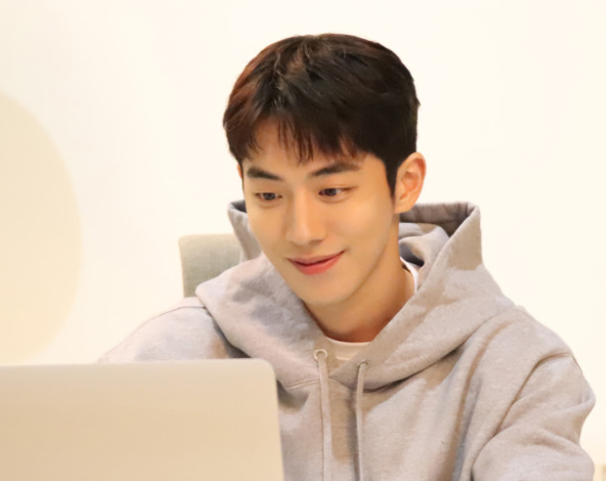 ESFP 유형 특징 연애궁합 총정리(+장점 단점 직업 추천 궁합 팩폭 매력 MBTI유형)