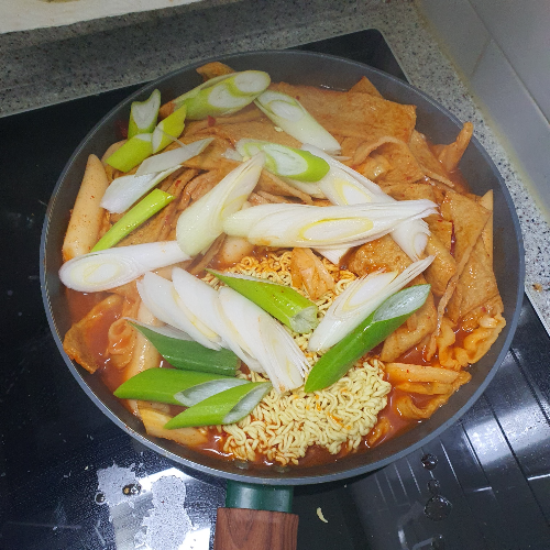  매운 떡볶이 만들어 먹기