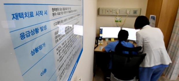  일반인 확진자 사실상 방치..."이럴거면 통제 풀어라" ㅣ 확진자 50만 명, 드라이브스루 투표소 생기나