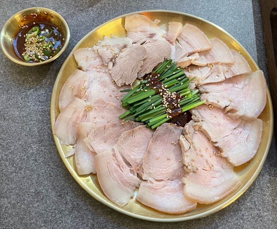 차돌육회 이미지