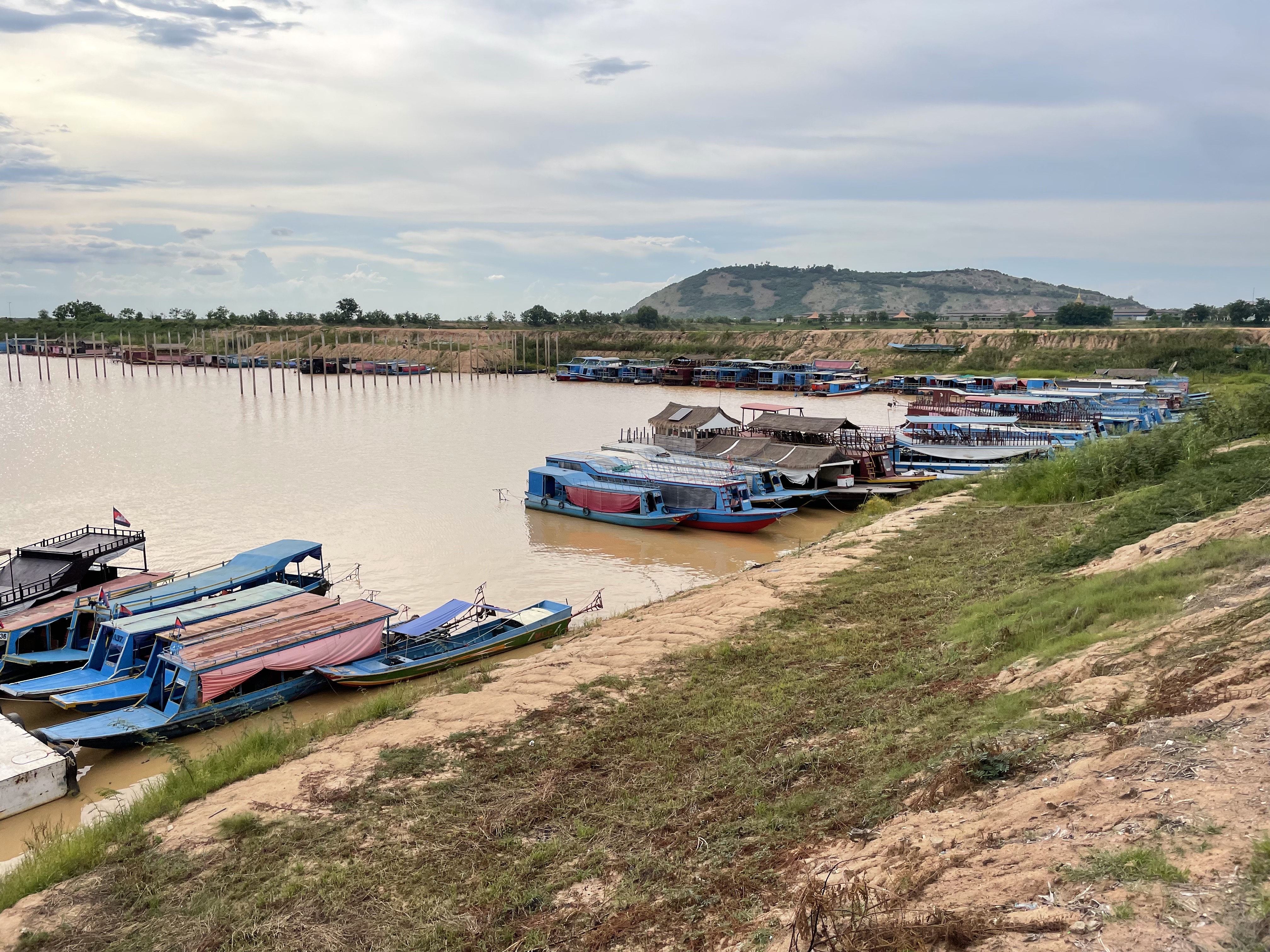어마어마한 크기의 톤레삽 호수 (수상가옥) 구경하기 #캄풍기 #캄보디아