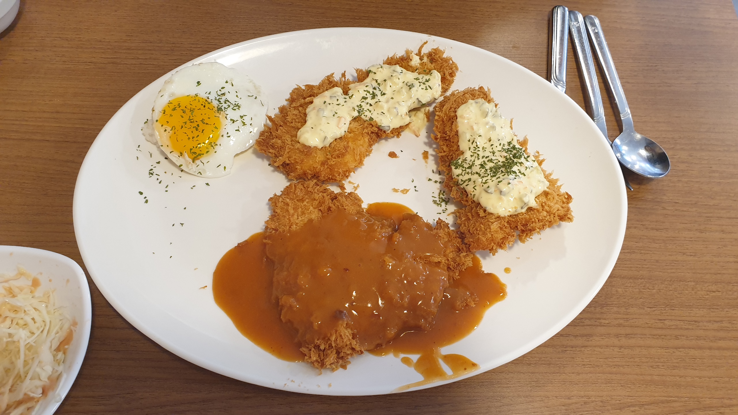  무한리필 돈까스집, 천호 명가돈까스