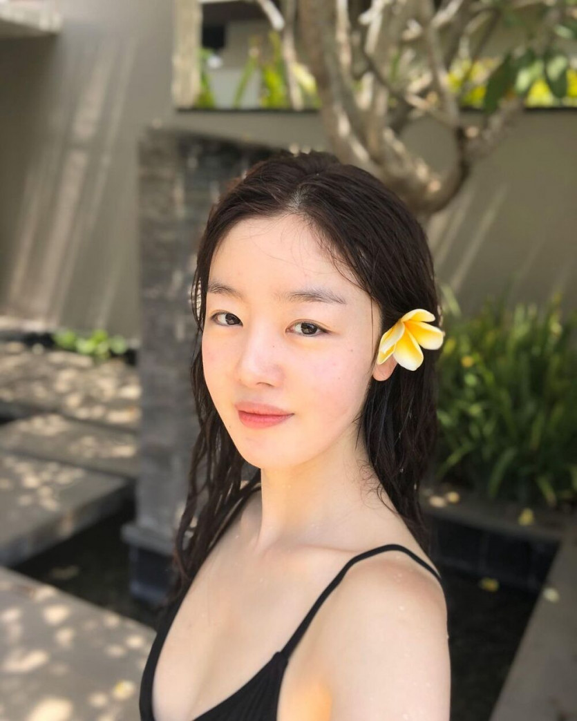  호캉스 수영복 입은 한선화 인스타그램 셀카 사진