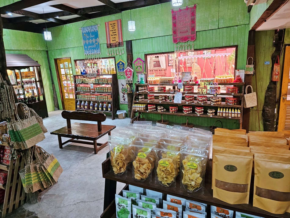 보홀에서 가볼만한 곳  Be Farm Restaurant 유기농 꿀 기념품 및 음식 리뷰