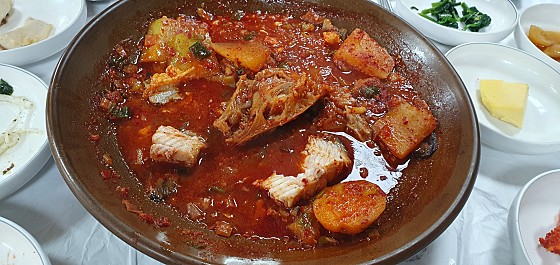생생 정보 믿고 떠나는 스타의 고향 동해시 장치찜 명품해물