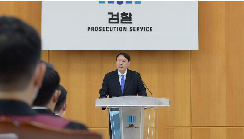  침묵 깬 윤석열 민주주의 허울 쓴 독재 배격해야