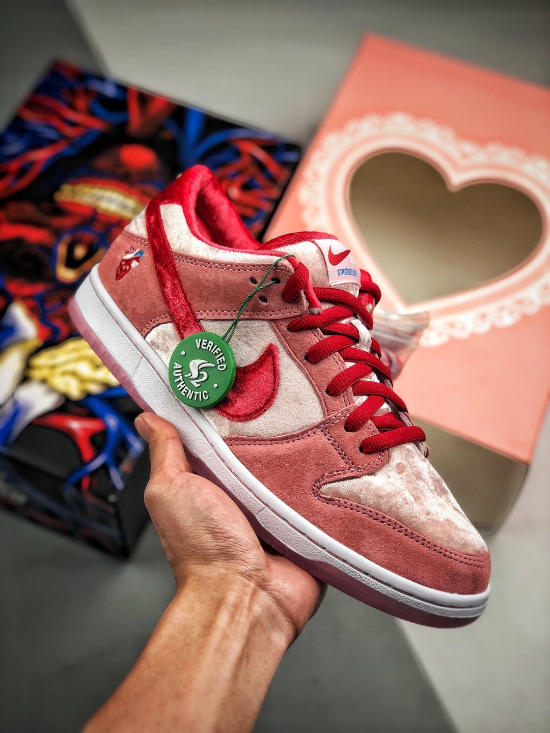  [NIKE x STRANGELOVE] S2 나이키 X 스트레인지러브 SB 덩크 로우 스트레인지러브 스폐셜 박스 CT2552-800