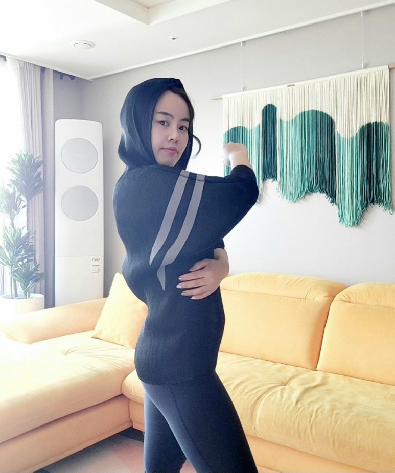 트레이닝 스타일이 살아나는 40대 여성의류 쇼핑몰 알로하 플리츠 18