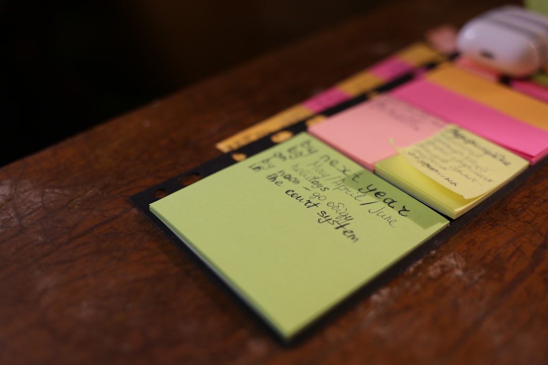 '관리비'를 영어로 번역하면 'Management Fee'입니다.