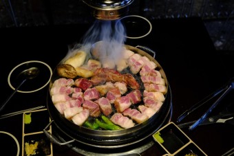 흑돼지 뼈삼겹